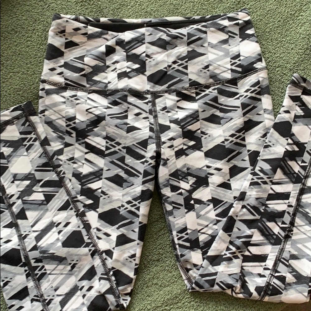 Victoria’s Secret sport Capri leggings